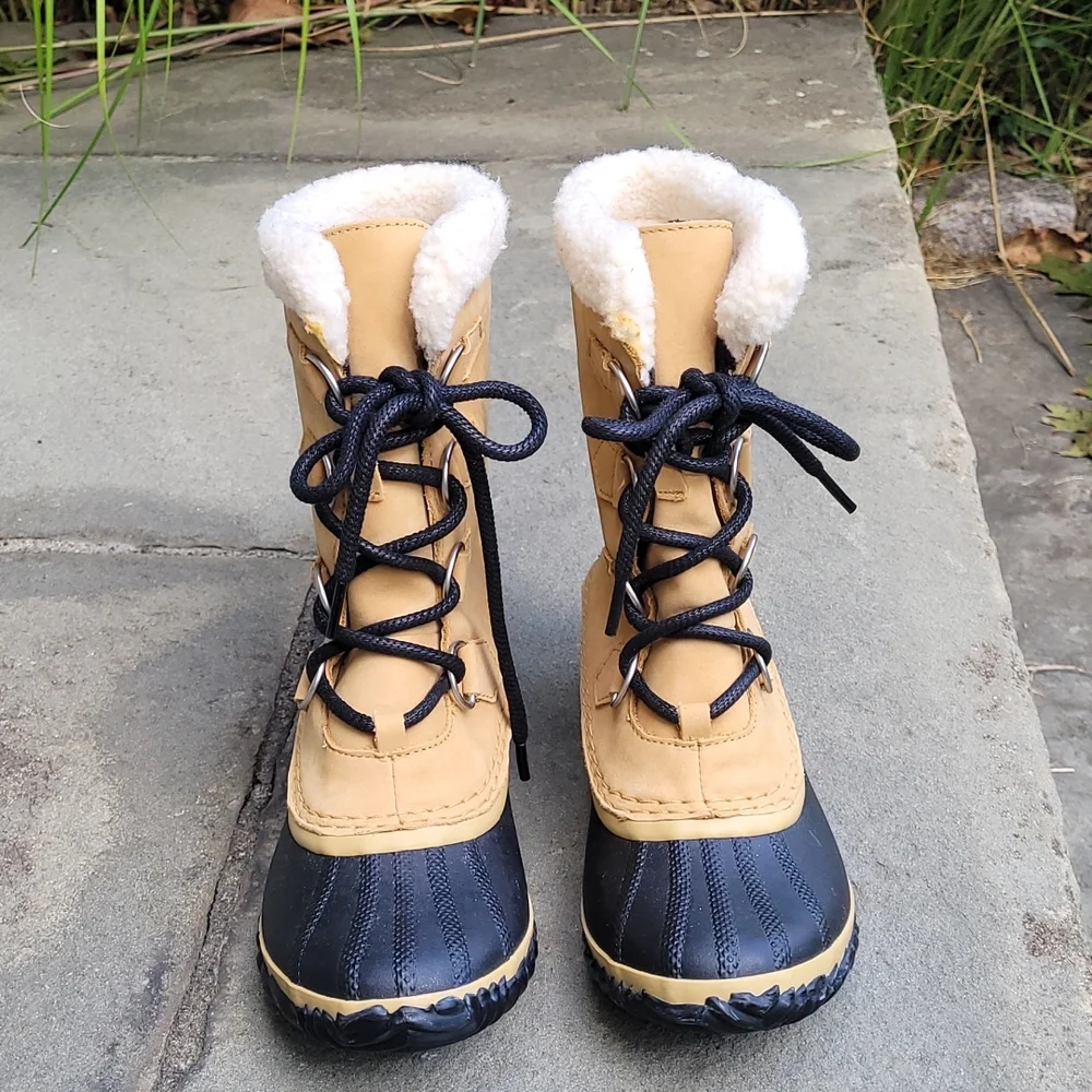 Sorel caribou slim boots